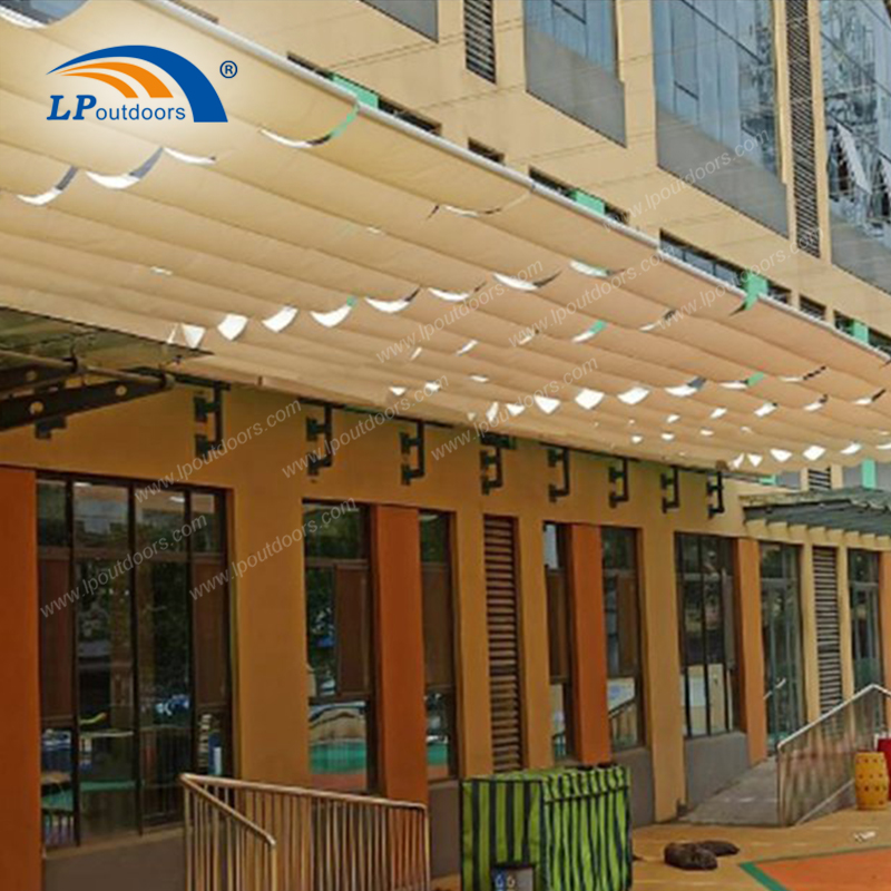 Uso de pérgola retráctil de HDPE