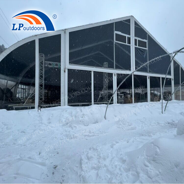 Tienda de piscina al aire libre LP - Protección elegante con luz natural y flujo de aire