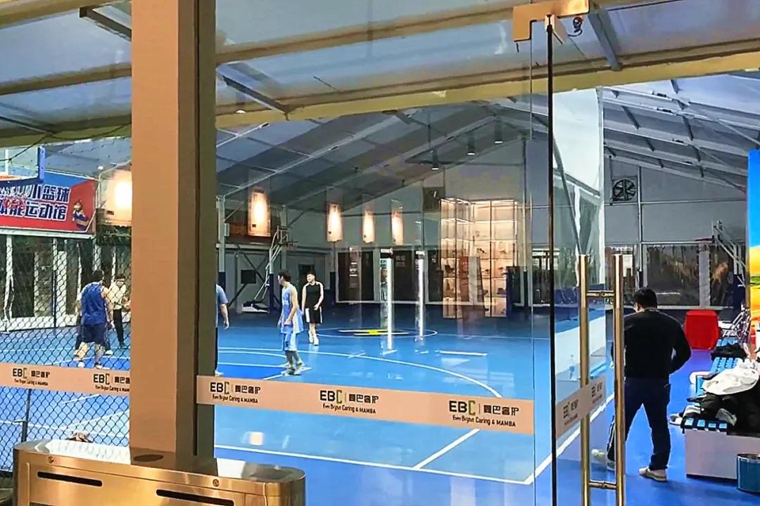 tienda de campa&ntilde;a deportiva, baloncesto