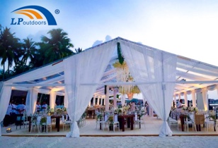 La carpa de jardín para bodas de alta gama para exteriores con pantalla de cielo transparente brinda más posibilidades para eventos