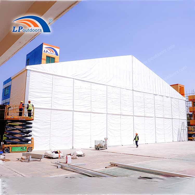 30 m Clear Span Lading Lading Warehouse Ttura Fácil para los montacargas Entrando y la salida