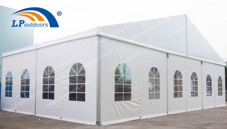Carpa de 16 m con marquesina central