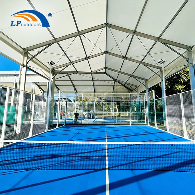 Carpa para pista de pádel para todo clima | Recintos deportivos modulares y duraderos
