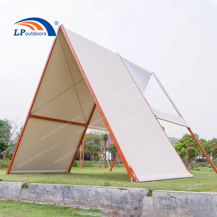 Tienda Glamping de lujo triangular con marco de aluminio de grano de madera a la venta 