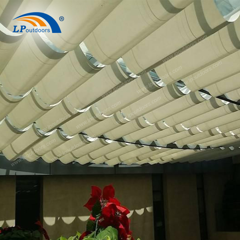 Pérgola retráctil comercial de HDPE para terrazas de hostelería