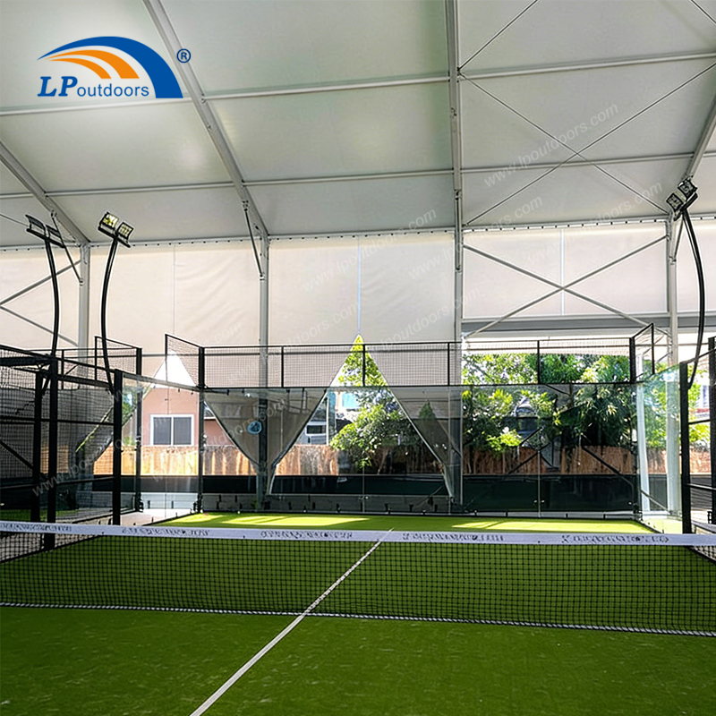 Carpa para pista de pádel para todo clima | Recintos deportivos modulares y duraderos