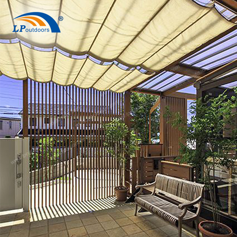 Pérgola retráctil de HDPE como refugio solar para su jardín