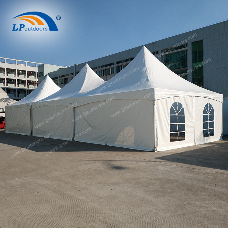 Tienda de campa&ntilde;a con estructura de 6X6m y 6X12m conectada por un suave canal&oacute;n para lluvia003.jpg