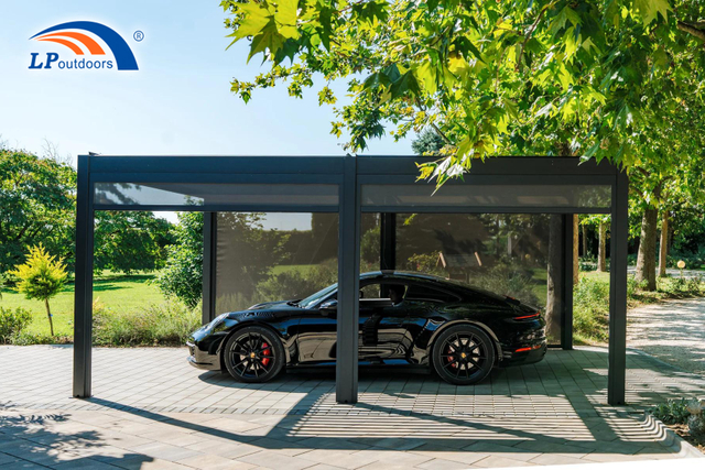 Pérgola de aluminio impermeable con techo de persianas como refugio para sombrilla de coche en venta