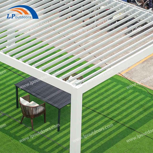 Jardín impermeable al aire libre Motorizado Gazebos de techo con persianas Bioclimatique Pérgolas de terraza