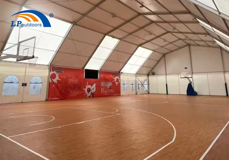 Exhibición de la tienda del campo deportivo