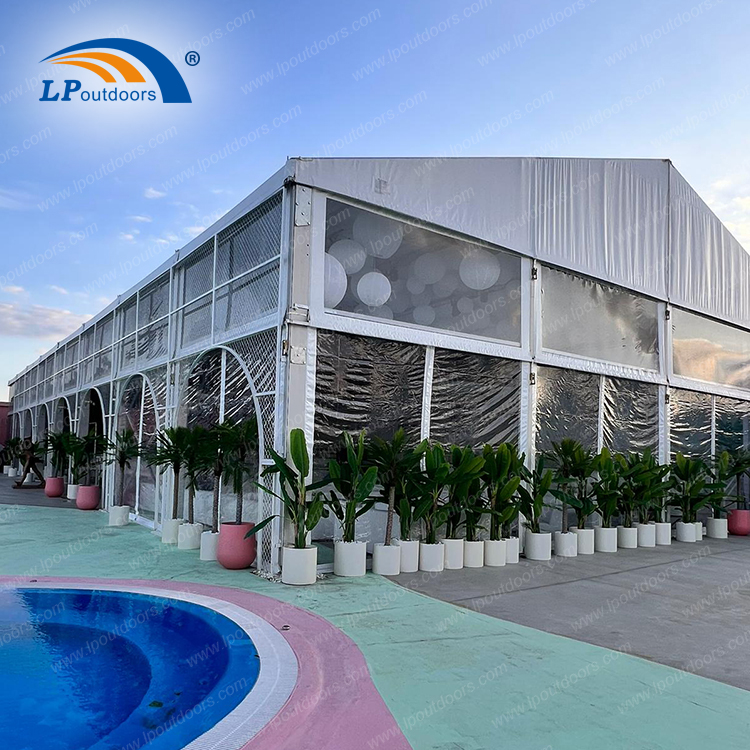 Tienda de funciones de fiestas de 20x40m con grandes funciones de fiesta con altura lateral de 6 m en Moldavia