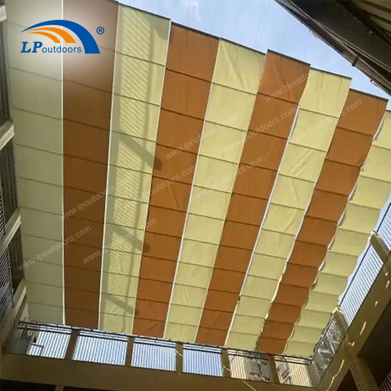 Pérgola moderna y segura con cubierta retráctil de HDPE para áreas de juegos infantiles