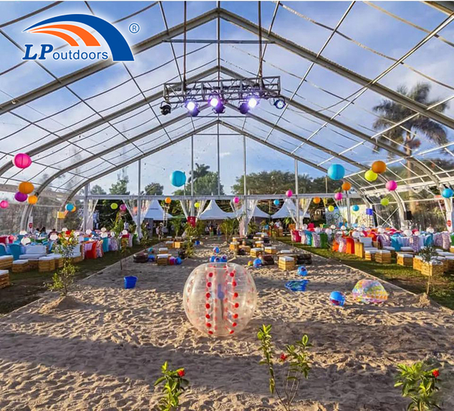 Gran casa de campaña en la playa para eventos de bodas en alquiler en venta en Tanzania 